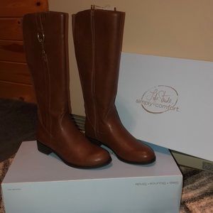 Riding Boots. 8 med wide calf. NWT LIFE STRIDE